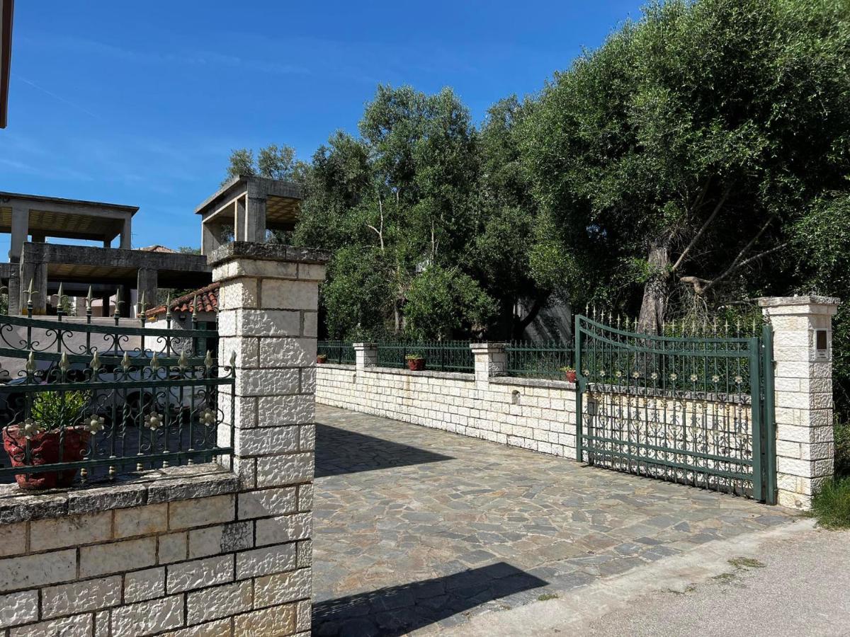 Dionysus Apartments & Studios Sívota Buitenkant foto